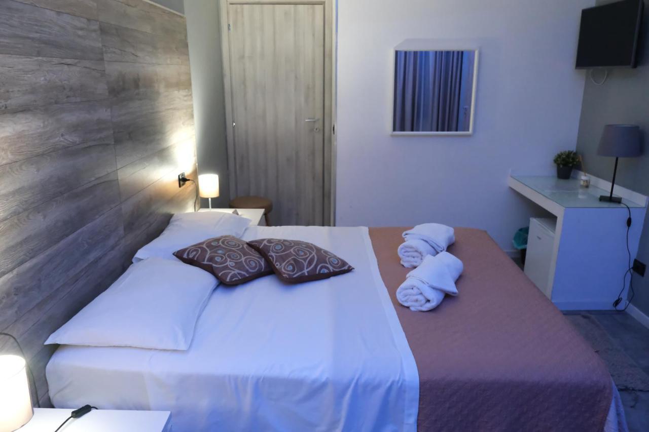 Royalty Rooms & Spa 나폴리 외부 사진