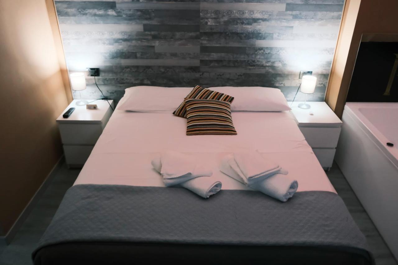 Royalty Rooms & Spa 나폴리 외부 사진